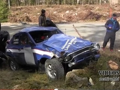 VIDEO: Rallija testos iznīcina Ford Escort RS 2000