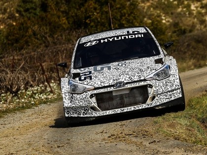 'Hyundai i20 R5' vēl soli tuvāk debijai ERČ čempionātā (FOTO)