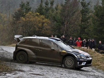 Velsas WRC rallijā līderis Ožjē, Latvalam un Mikelsenam neveiksme