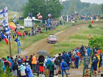 Sācies Polijas WRC: Noivils par 0,2 sekundēm apsteidz Tanaku testa ātrumposmā 