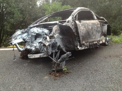 Stūrmaņa kļūdas dēļ Kubica piedzīvo avāriju, pēc kuras nodeg automašīna (FOTO)