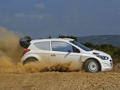 Hyundai rallija komanda aizvada pirmos grants testus (FOTO)