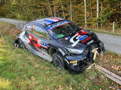 Dramatiski noslēdzas Centrāleiropas WRC: Ožjē avarē, Tanaks izrauj uzvaru (VIDEO)