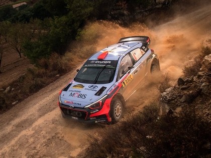 Spānijas WRC rallija dubļos vadību pārņem Sordo, Latvalam izstāšanās