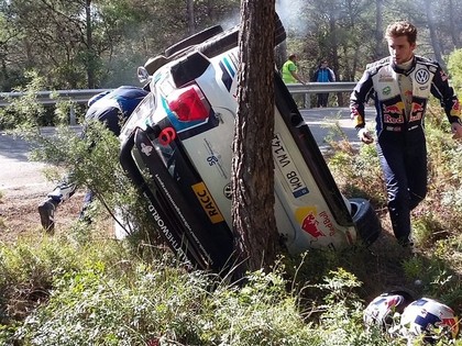 Ožjē pārņem vadību Spānijas WRC rallijā, Mikelsenam iespaidīga avārija (VIDEO)