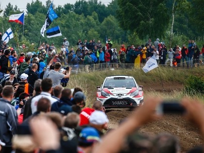 Polijas WRC rallija aizkulises: Lietus, dubļi un pazudušie skatītāji (VIDEO)