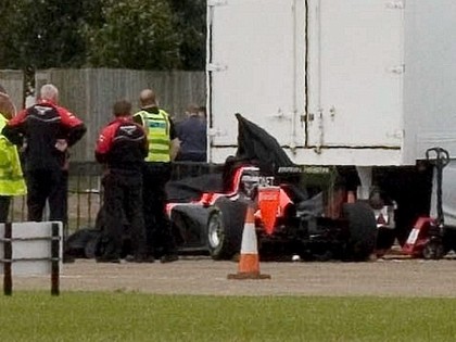 Krievu F1 komandas Marussia testa pilote Marija de Vilota piedzīvo smagu avāriju