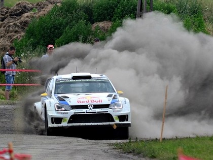 Drāma WRC trešajā dienā, līderis joprojām Ožjē