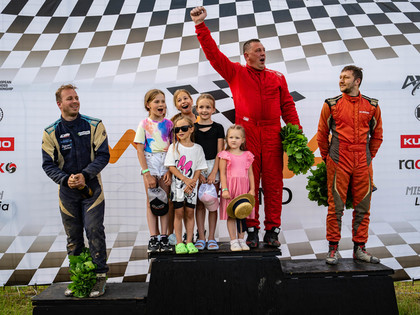 Eiropas autokrosa čempionāta spēcīgākajā klasē Bauskā uzvar Ervīns Grencis
