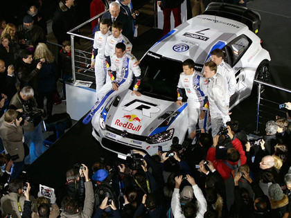 VW prezentē rallija mašīnu, komandai pievienojas Talsu rallija dalībnieks (VIDEO)