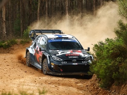 Pēc fantastiski aizraujošām cīņām Portugāles WRC vadībā izvirzās Rovanpera