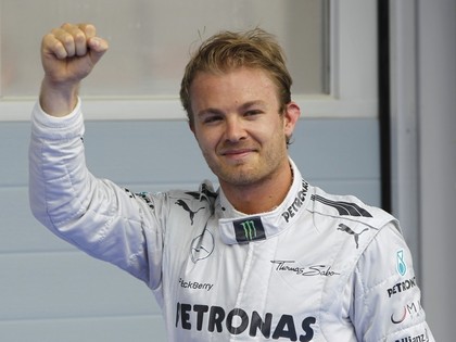 Bahreinas F1 kvalifikācijā uzvara Rosbergam