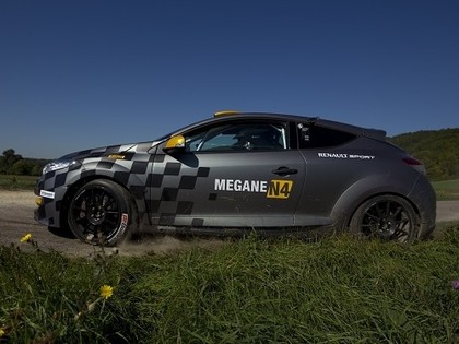 Renault Megane N4 kļūst par oficiālu IRC dalībnieku (VIDEO, FOTO)