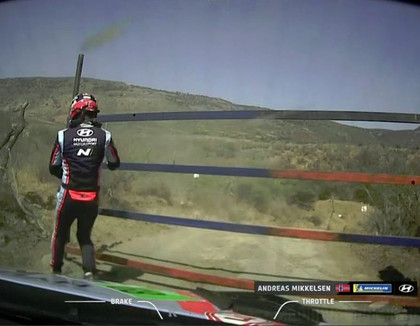 Meksikas WRC rallija organizatori aiztur līdzjutējus, kuri gribēja 'tikai pajokot'