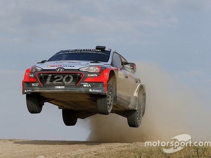 Sardīnijas WRC rallijā uzvar Noivils, Tanaks atkārto sezonas labāko rezultātu